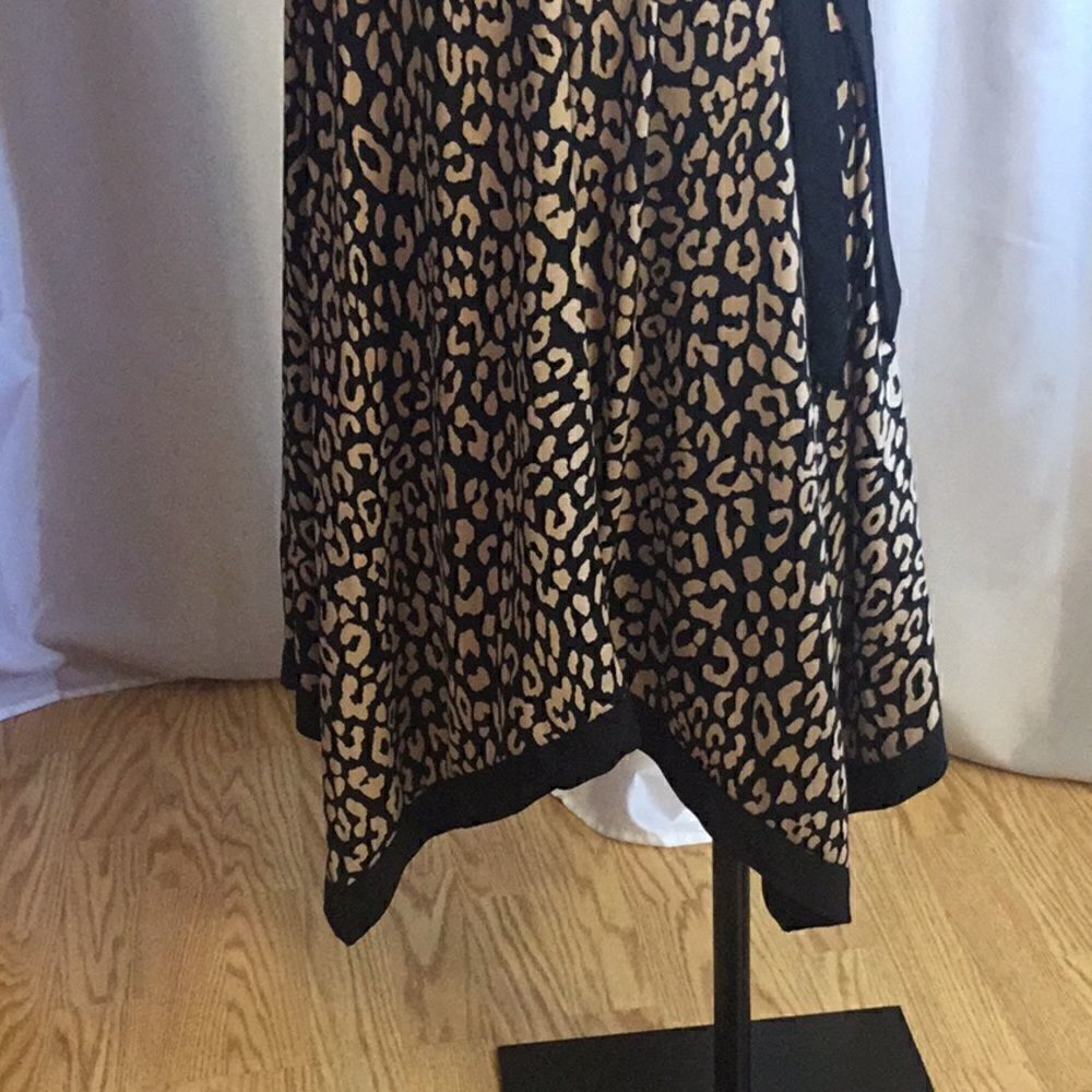 Faux wrap style dress in animal print, pull on v neck, size small SHELBY/PALMER - Picture 8 of 13